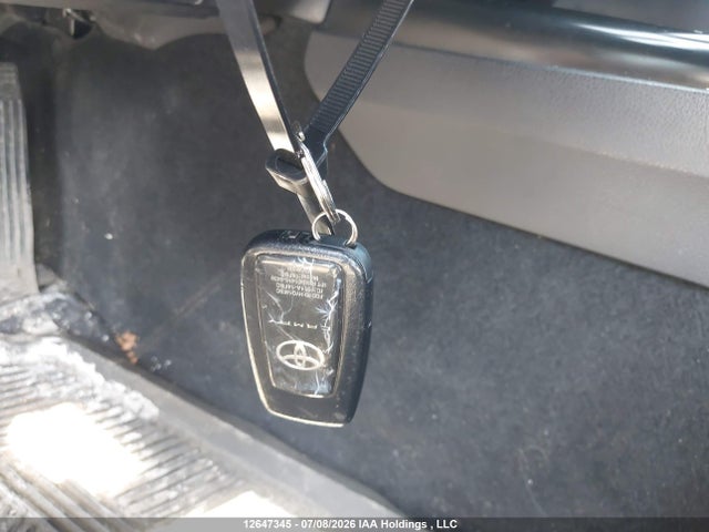 12647345 :رقم المزاد ، 4T1B11HK8JU634079 vin ، 2018 Toyota Camry L/le/xle/se/xse مزاد بيع