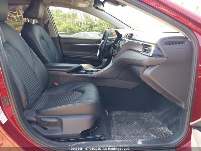 12647345 :رقم المزاد ، 4T1B11HK8JU634079 vin ، 2018 Toyota Camry L/le/xle/se/xse مزاد بيع