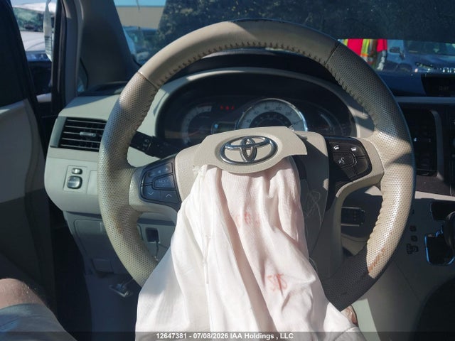 5TDXK3DC4ES513271 Toyota Sienna Se 8 Passenger