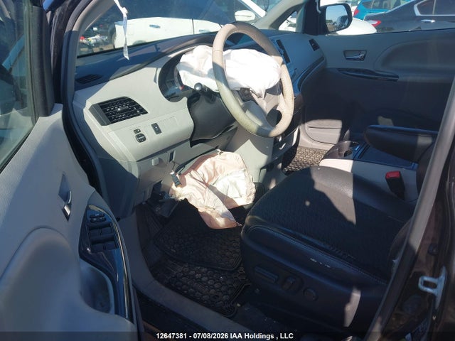 5TDXK3DC4ES513271 Toyota Sienna Se 8 Passenger