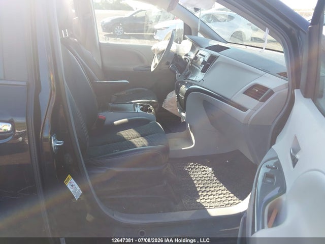 5TDXK3DC4ES513271 Toyota Sienna Se 8 Passenger