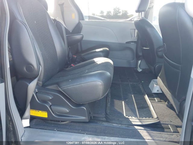 5TDXK3DC4ES513271 Toyota Sienna Se 8 Passenger