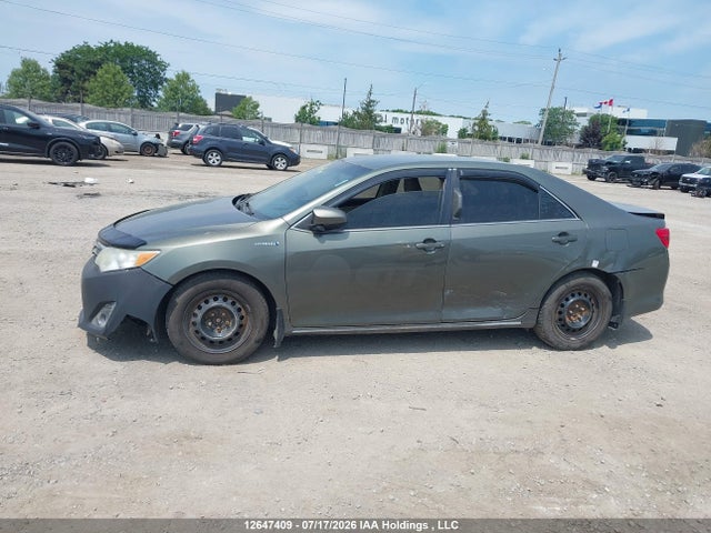 2014 Toyota Camry Hybrid/le/xle მანქანა იყიდება აუქციონზე, vin: 4T1BD1FK0EU106200, აუქციონის ნომერი: 12647409