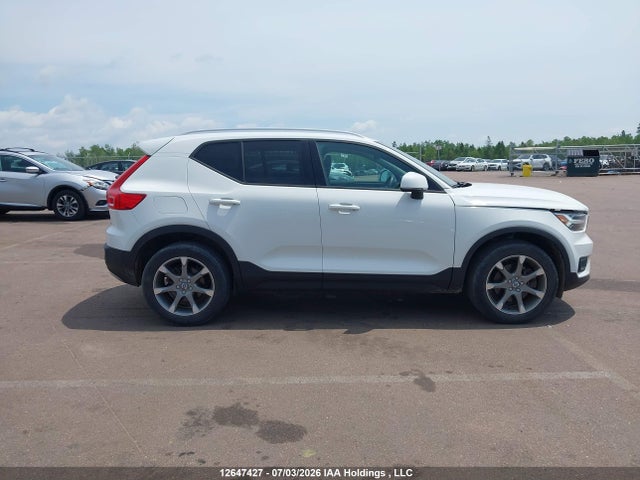 12647427 :رقم المزاد ، YV4162UK7L2306757 vin ، 2020 Volvo Xc40 T5 Momentum مزاد بيع