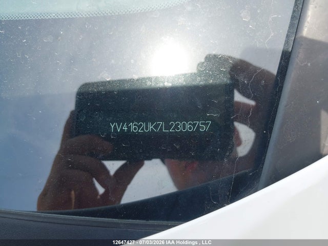 12647427 :رقم المزاد ، YV4162UK7L2306757 vin ، 2020 Volvo Xc40 T5 Momentum مزاد بيع