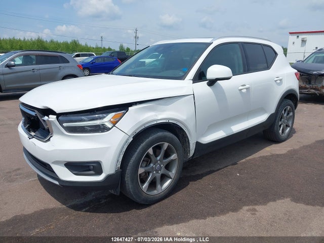 12647427 :رقم المزاد ، YV4162UK7L2306757 vin ، 2020 Volvo Xc40 T5 Momentum مزاد بيع