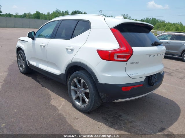 12647427 :رقم المزاد ، YV4162UK7L2306757 vin ، 2020 Volvo Xc40 T5 Momentum مزاد بيع