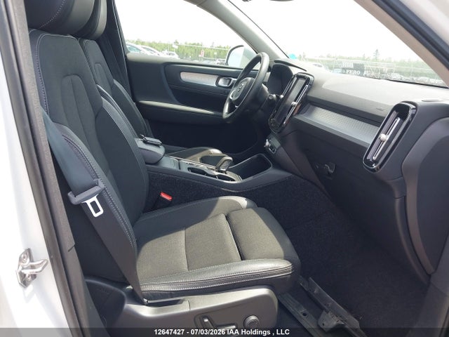 12647427 :رقم المزاد ، YV4162UK7L2306757 vin ، 2020 Volvo Xc40 T5 Momentum مزاد بيع