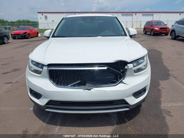 12647427 :رقم المزاد ، YV4162UK7L2306757 vin ، 2020 Volvo Xc40 T5 Momentum مزاد بيع