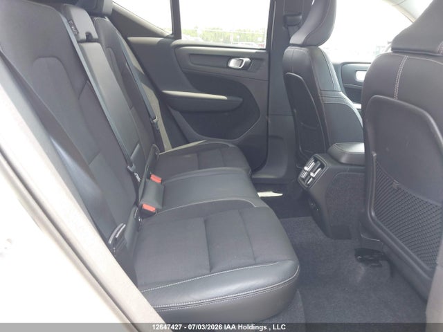 12647427 :رقم المزاد ، YV4162UK7L2306757 vin ، 2020 Volvo Xc40 T5 Momentum مزاد بيع