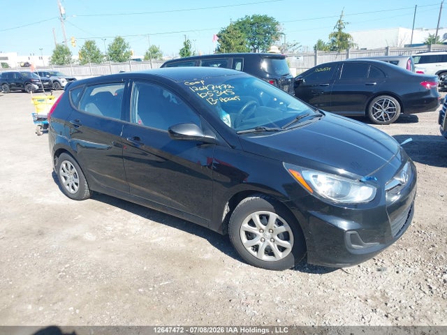 12647472 :رقم المزاد ، KMHCT5AE1DU105345 vin ، 2013 Hyundai Accent Gl مزاد بيع