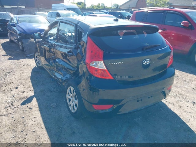 12647472 :رقم المزاد ، KMHCT5AE1DU105345 vin ، 2013 Hyundai Accent Gl مزاد بيع