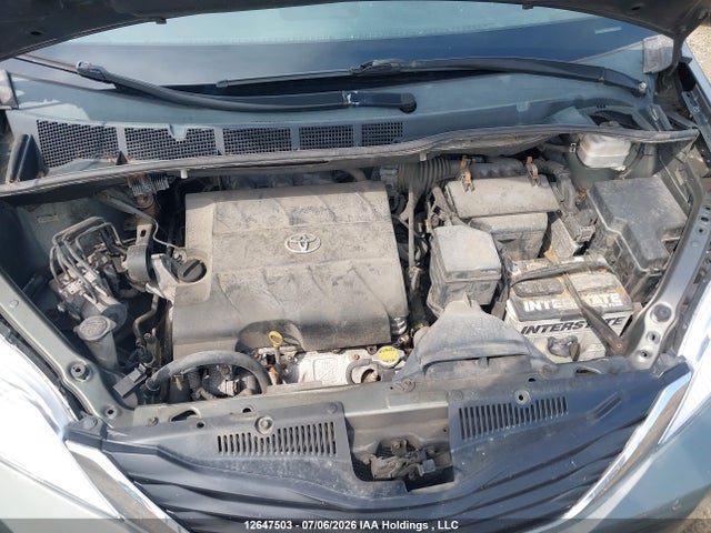 2011 Toyota Sienna Le 8 Passenger მანქანა იყიდება აუქციონზე, vin: 5TDKK3DC1BS089571, აუქციონის ნომერი: 12647503