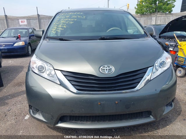 2011 Toyota Sienna Le 8 Passenger მანქანა იყიდება აუქციონზე, vin: 5TDKK3DC1BS089571, აუქციონის ნომერი: 12647503