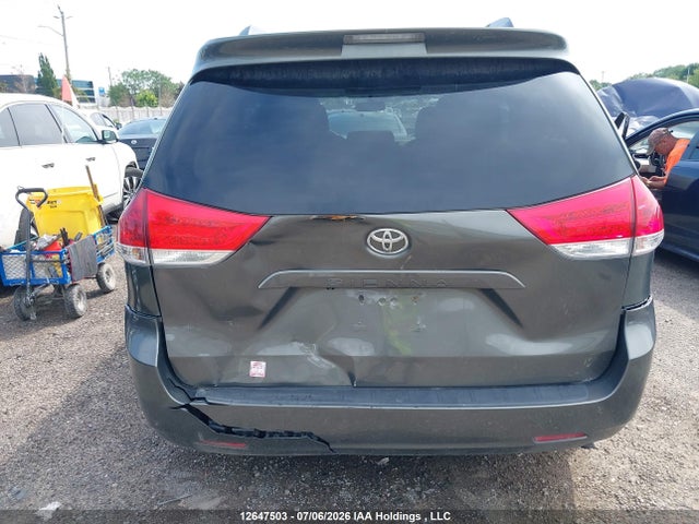 2011 Toyota Sienna Le 8 Passenger მანქანა იყიდება აუქციონზე, vin: 5TDKK3DC1BS089571, აუქციონის ნომერი: 12647503