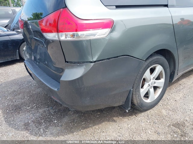 2011 Toyota Sienna Le 8 Passenger მანქანა იყიდება აუქციონზე, vin: 5TDKK3DC1BS089571, აუქციონის ნომერი: 12647503