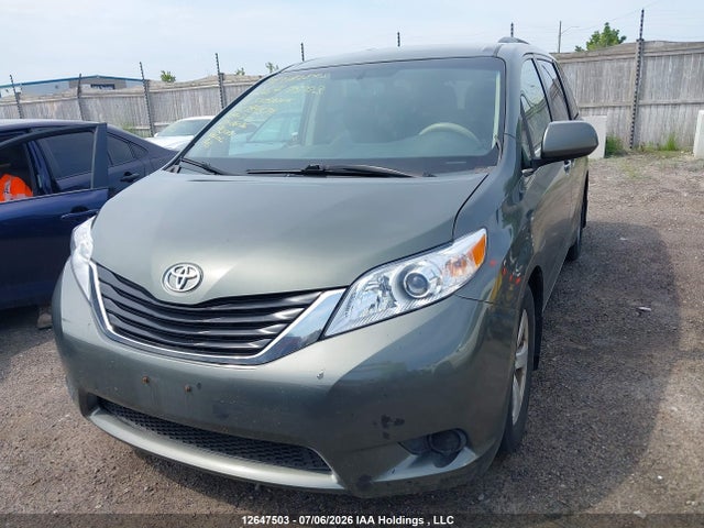 2011 Toyota Sienna Le 8 Passenger მანქანა იყიდება აუქციონზე, vin: 5TDKK3DC1BS089571, აუქციონის ნომერი: 12647503