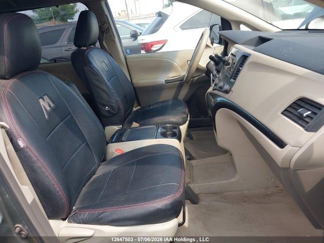 2011 Toyota Sienna Le 8 Passenger მანქანა იყიდება აუქციონზე, vin: 5TDKK3DC1BS089571, აუქციონის ნომერი: 12647503