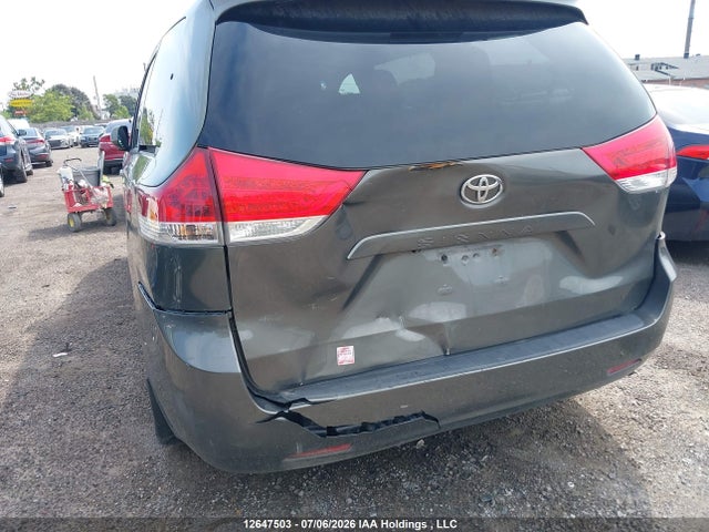2011 Toyota Sienna Le 8 Passenger მანქანა იყიდება აუქციონზე, vin: 5TDKK3DC1BS089571, აუქციონის ნომერი: 12647503