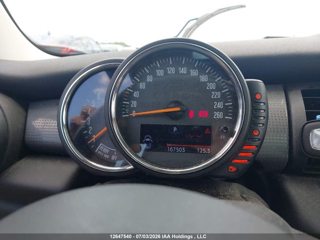 Mini 5 Door Cooper 2017 WMWXU1C32H2F77384 Image 7