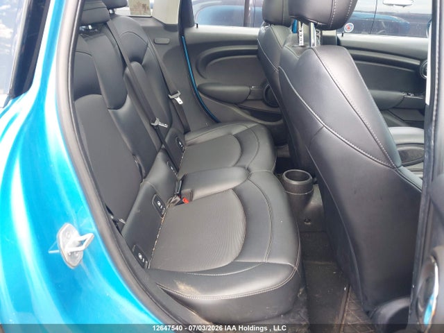 Mini 5 Door Cooper 2017 WMWXU1C32H2F77384 Image 8