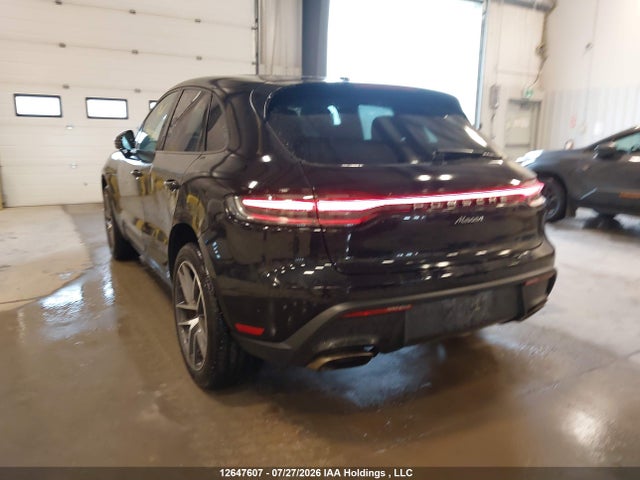 Porsche Macan 2022 WP1AA2A52NLB03920 Image 3