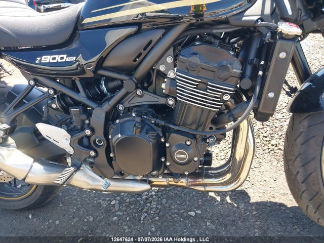 Kawasaki ZR900 2023 JKAZR2E14PA012550 Image 8
