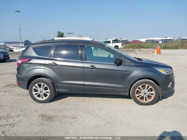 12647652 :رقم المزاد ، 1FMCU0GD2HUB92158 vin ، 2017 Ford Escape Se مزاد بيع