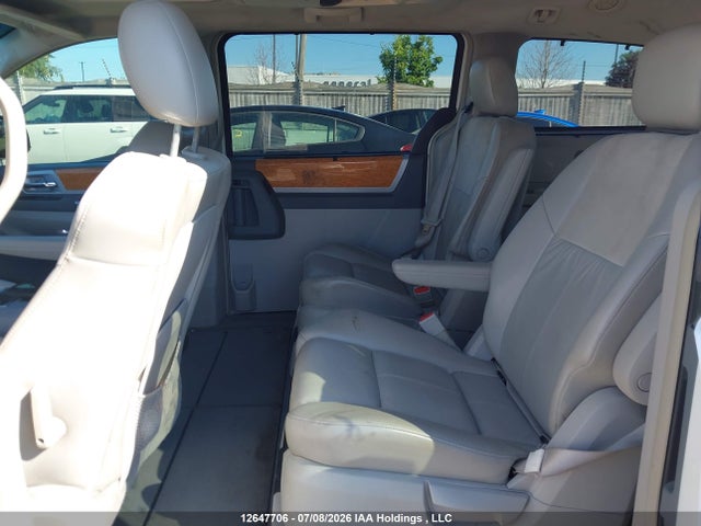 2008 Chrysler Town & Country მანქანა იყიდება აუქციონზე, vin: 2A8HR64X68R812108, აუქციონის ნომერი: 12647706