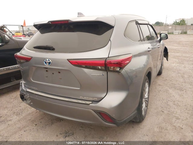 Toyota Highlander 2023 5TDEBRCH8PS108556 Image 4