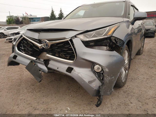 Toyota Highlander 2023 5TDEBRCH8PS108556 Image 6
