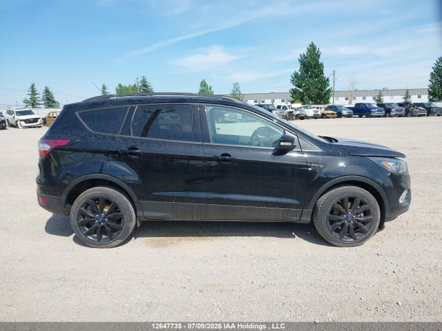 12647735 :رقم المزاد ، 1FMCU9J99HUD31694 vin ، 2017 Ford Escape Titanium مزاد بيع