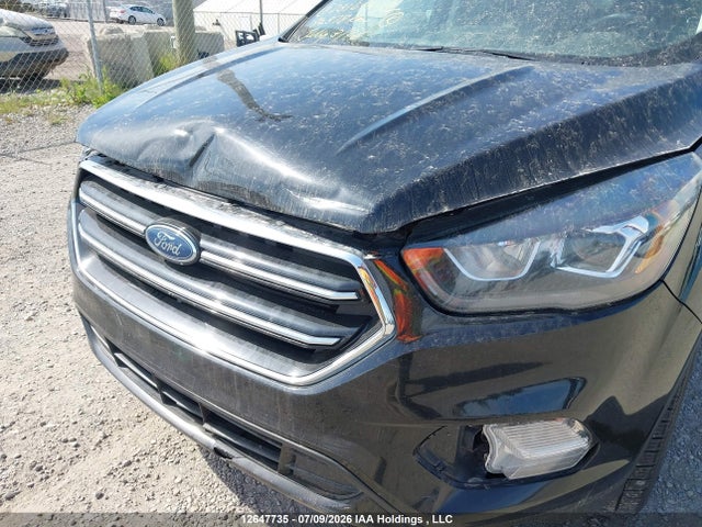 12647735 :رقم المزاد ، 1FMCU9J99HUD31694 vin ، 2017 Ford Escape Titanium مزاد بيع