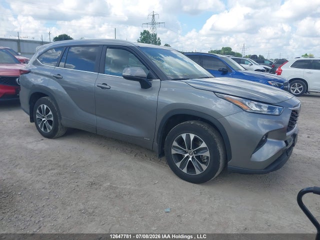 Auction sale of the 2026 Toyota Highlander Hybrid Hybrid, vin: 5TDKBRCH3TS697092, lot number: 12647781