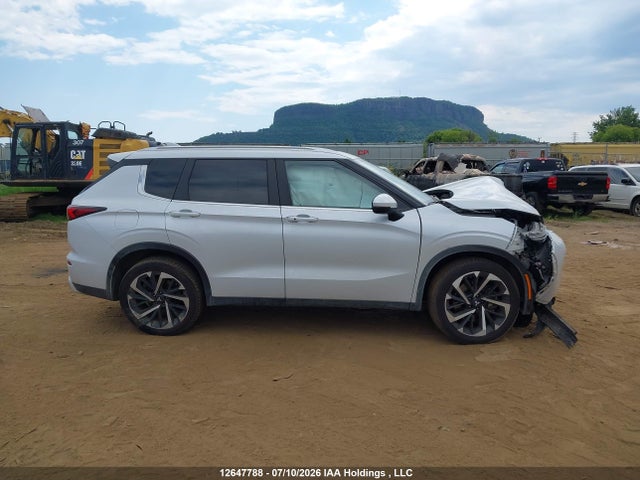 Mitsubishi Outlander 2024 JA4J4VA80RZ631473 Image 13