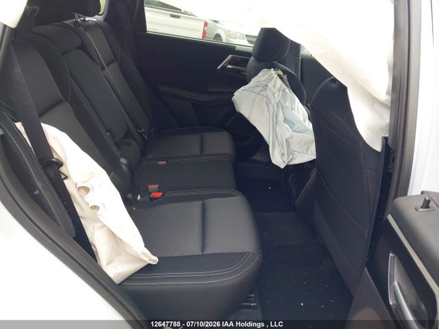 Mitsubishi Outlander 2024 JA4J4VA80RZ631473 Image 8