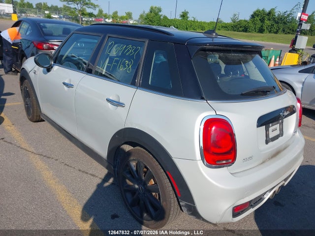 Mini 5 Door Cooper S 2018 WMWXU3C55J2F51638 Image 3