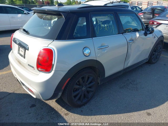 Mini 5 Door Cooper S 2018 WMWXU3C55J2F51638 Image 4