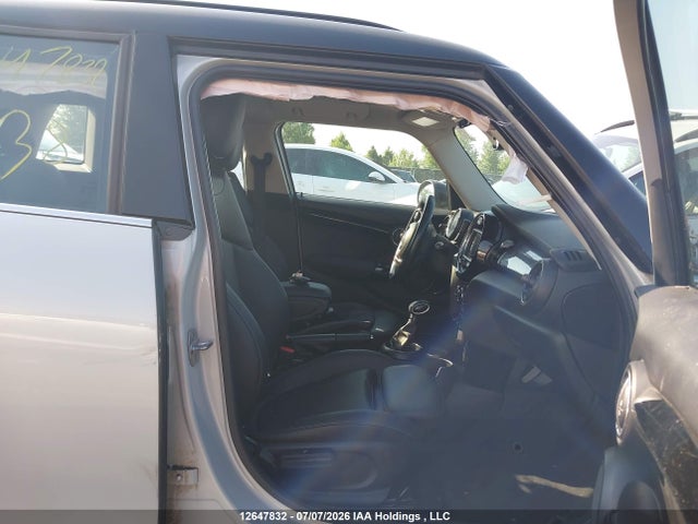 Mini 5 Door Cooper S 2018 WMWXU3C55J2F51638 Image 5