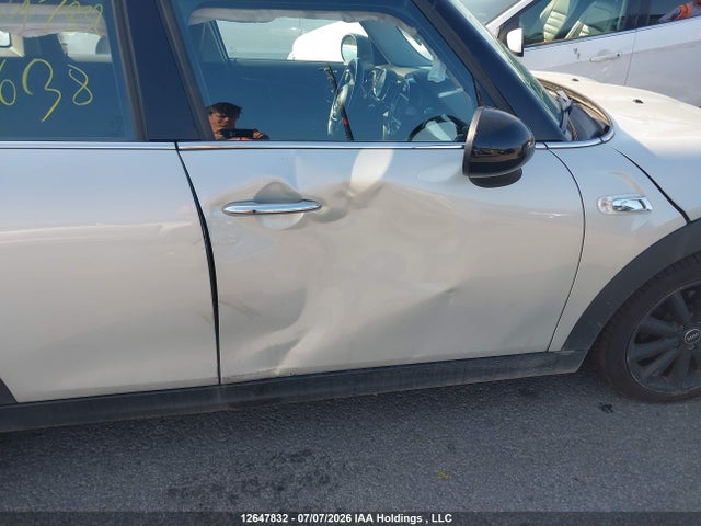 Mini 5 Door Cooper S 2018 WMWXU3C55J2F51638 Image 6