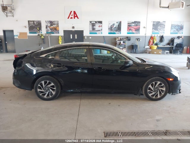 12647843 :رقم المزاد ، 2HGFC2F8XJH037534 vin ، 2018 Honda Civic مزاد بيع