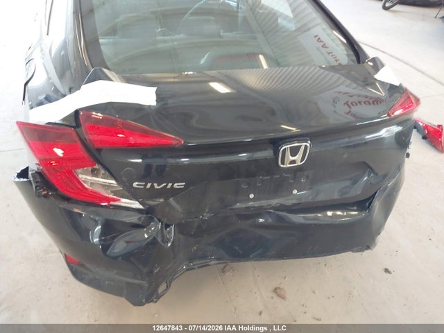 12647843 :رقم المزاد ، 2HGFC2F8XJH037534 vin ، 2018 Honda Civic مزاد بيع
