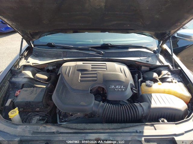 2C3CCASG2GH111650 Chrysler 300c Platinum