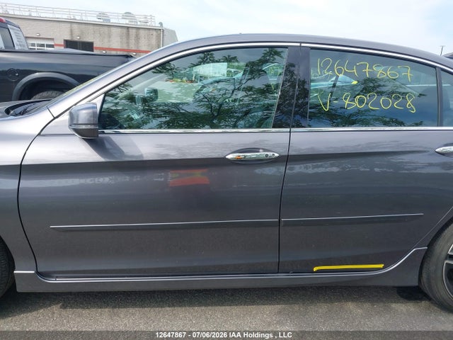 2017 Honda Accord Touring V6 მანქანა იყიდება აუქციონზე, vin: 1HGCR3F97HA802028, აუქციონის ნომერი: 12647867