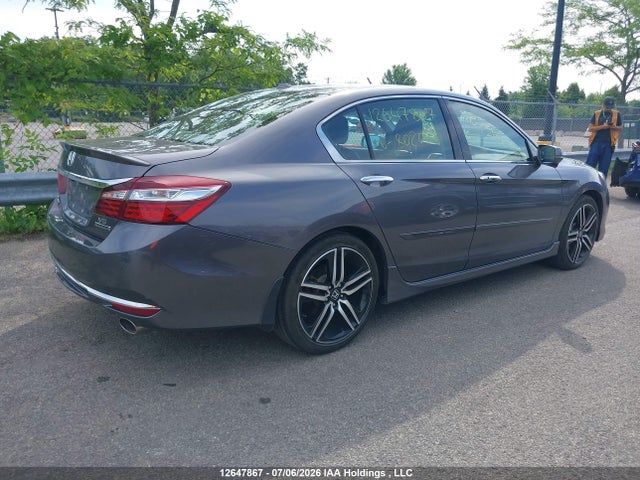 2017 Honda Accord Touring V6 მანქანა იყიდება აუქციონზე, vin: 1HGCR3F97HA802028, აუქციონის ნომერი: 12647867