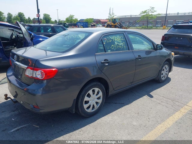 2013 Toyota Corolla Ce მანქანა იყიდება აუქციონზე, vin: 2T1BU4EE6DC047697, აუქციონის ნომერი: 12647882