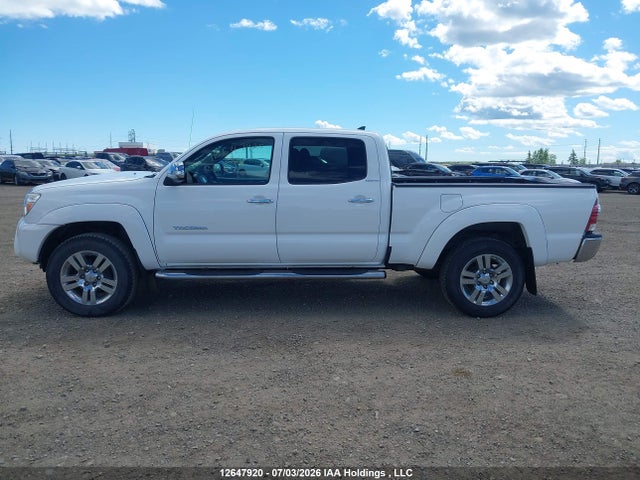 12647920 :رقم المزاد ، 5TFMU4FN1FX028776 vin ، 2015 Toyota Tacoma V6 مزاد بيع