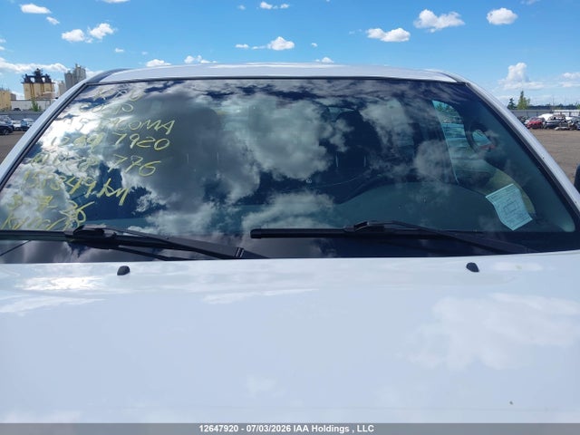 12647920 :رقم المزاد ، 5TFMU4FN1FX028776 vin ، 2015 Toyota Tacoma V6 مزاد بيع