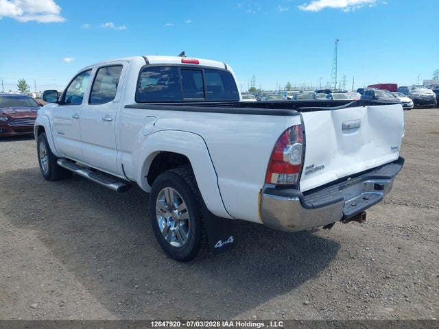 12647920 :رقم المزاد ، 5TFMU4FN1FX028776 vin ، 2015 Toyota Tacoma V6 مزاد بيع