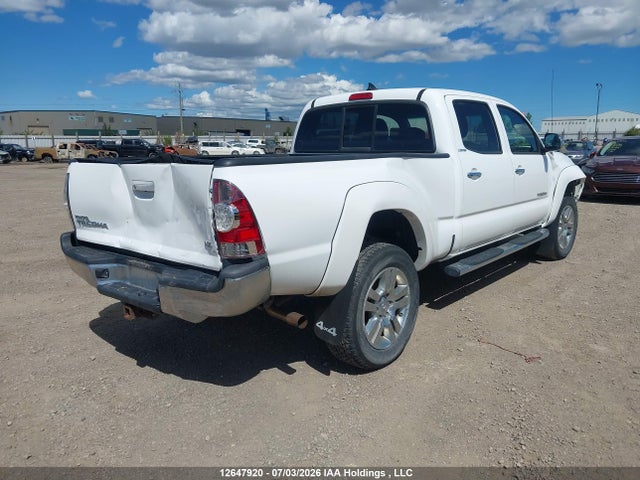 12647920 :رقم المزاد ، 5TFMU4FN1FX028776 vin ، 2015 Toyota Tacoma V6 مزاد بيع